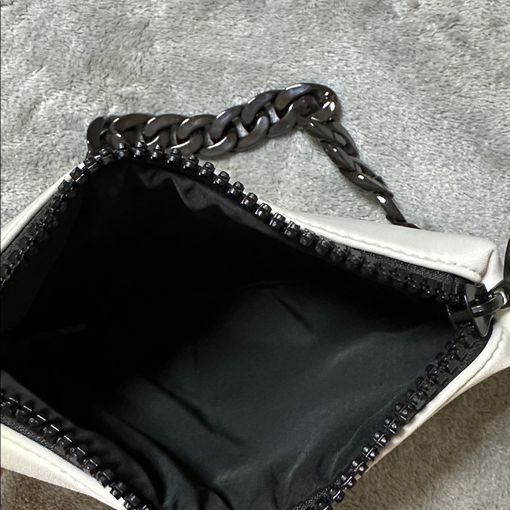 CHANEL Clutch with Black Chain - Picture 5 of 5